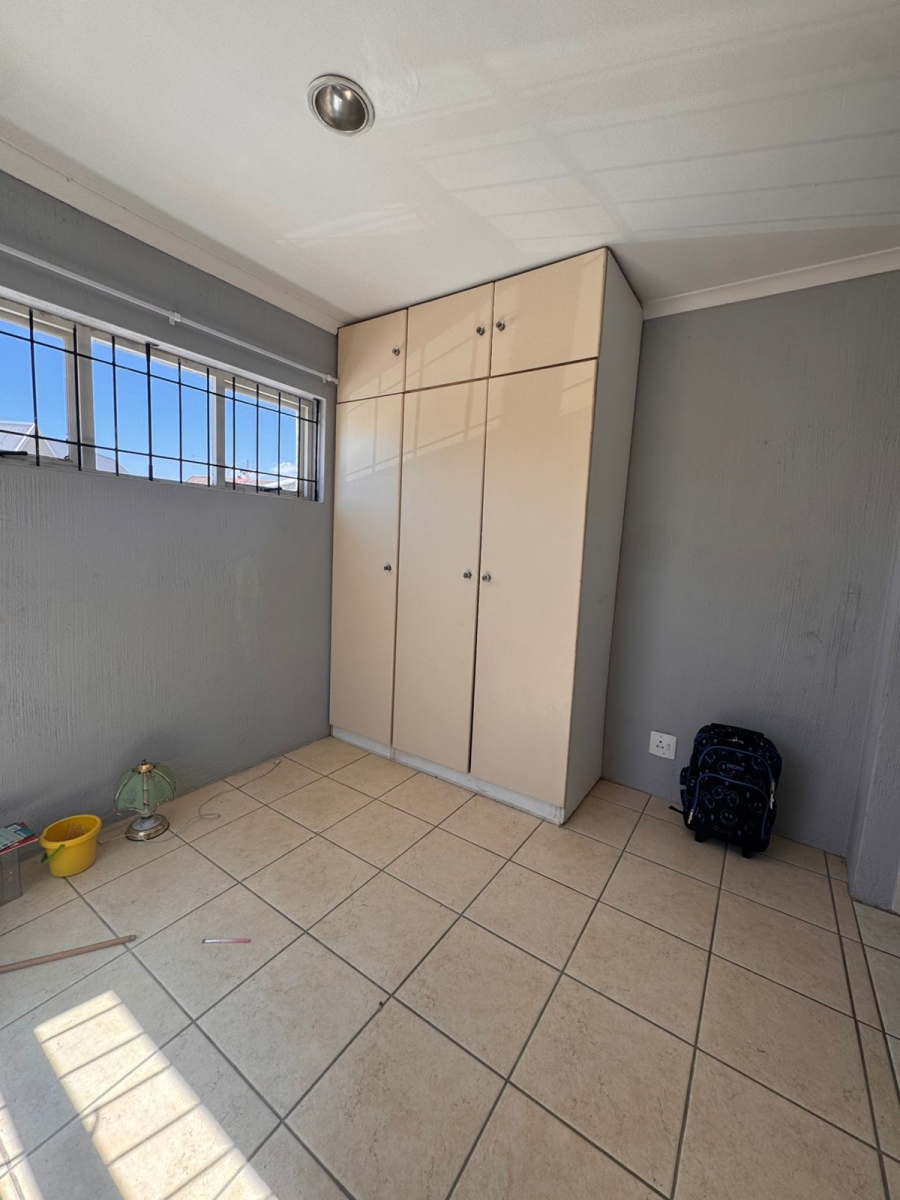 2 Bedroom Property for Sale in Pine Acres Western Cape